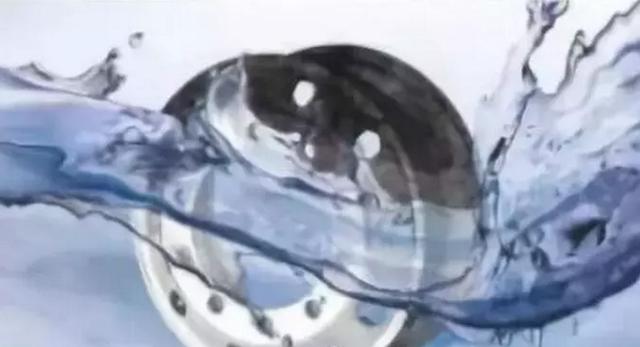 鑄(zhu)造與鍛造的區别(bié)，90%的車友都不知道(dao)